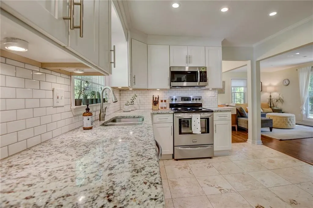 6560 Wright Road, Atlanta, Georgia 30328, 4 Bedrooms Bedrooms, ,2 BathroomsBathrooms,Residential,Sold,6560 Wright Road,7370008