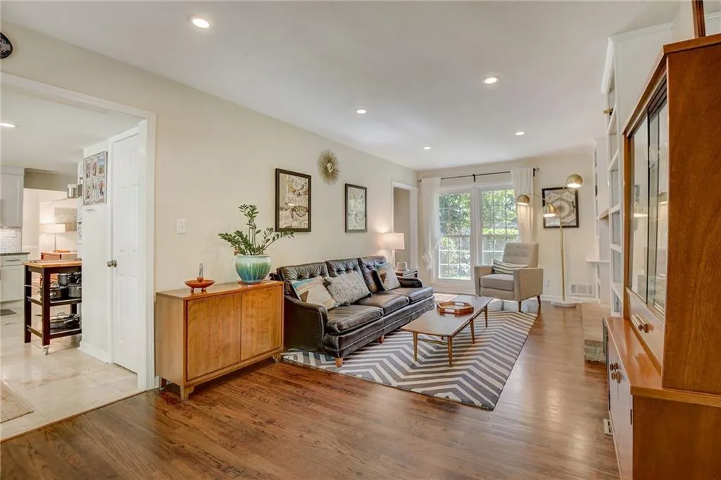 6560 Wright Road, Atlanta, Georgia 30328, 4 Bedrooms Bedrooms, ,2 BathroomsBathrooms,Residential,Sold,6560 Wright Road,7370008