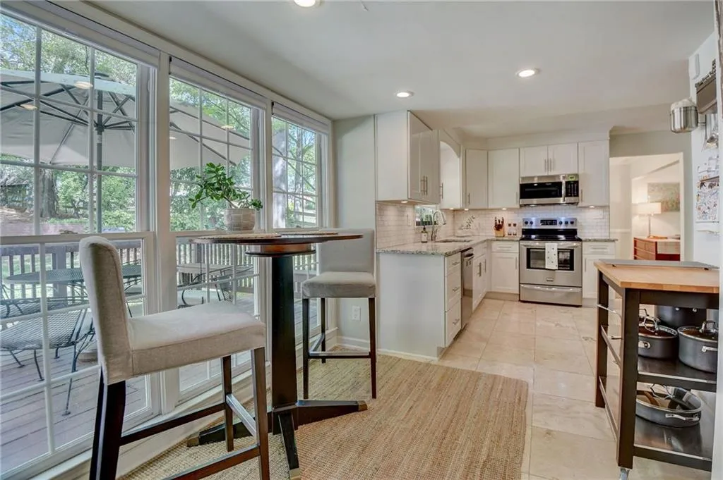 6560 Wright Road, Atlanta, Georgia 30328, 4 Bedrooms Bedrooms, ,2 BathroomsBathrooms,Residential,Sold,6560 Wright Road,7370008