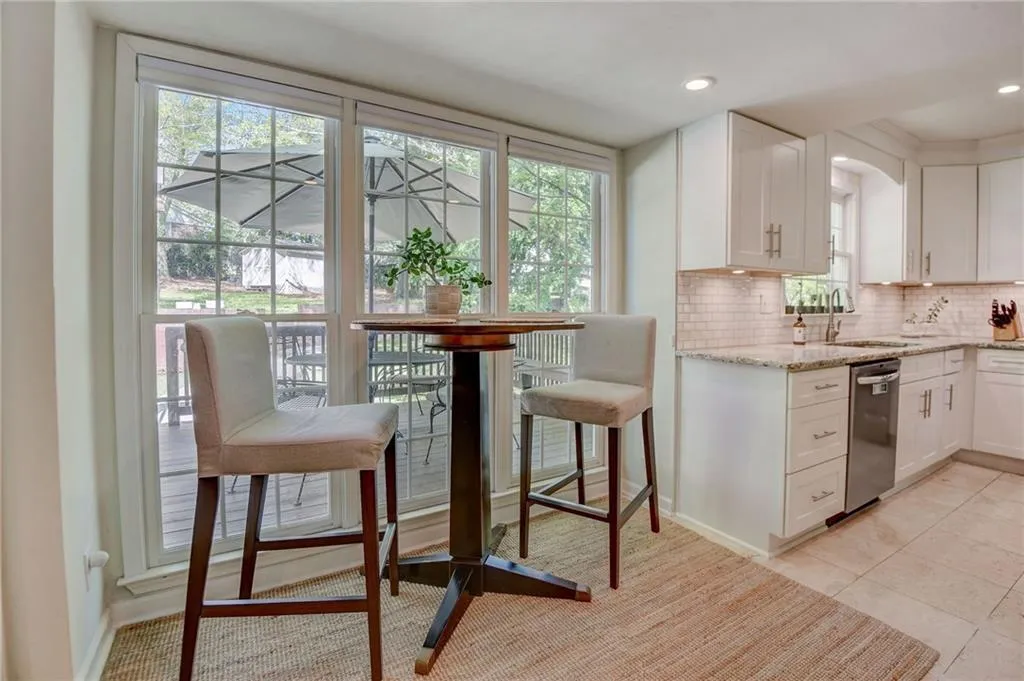 6560 Wright Road, Atlanta, Georgia 30328, 4 Bedrooms Bedrooms, ,2 BathroomsBathrooms,Residential,Sold,6560 Wright Road,7370008