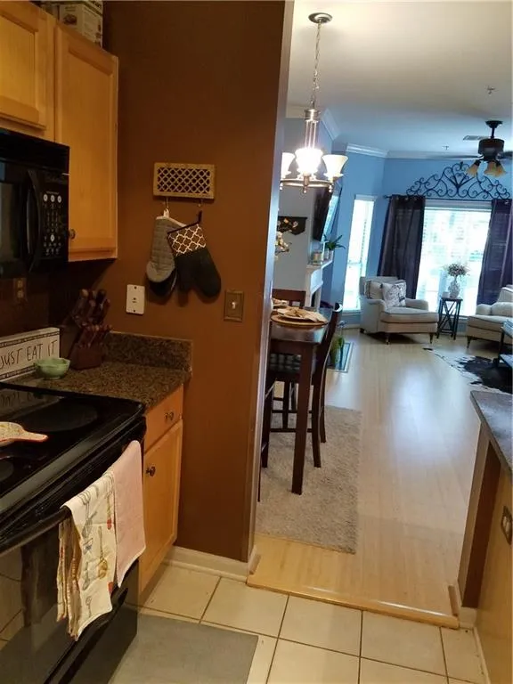 5641 Roswell Road Unit 218, Atlanta, Georgia 30342, 2 Bedrooms Bedrooms, ,2 BathroomsBathrooms,Residential,Sold,5641 Roswell Road Unit 218,5913336