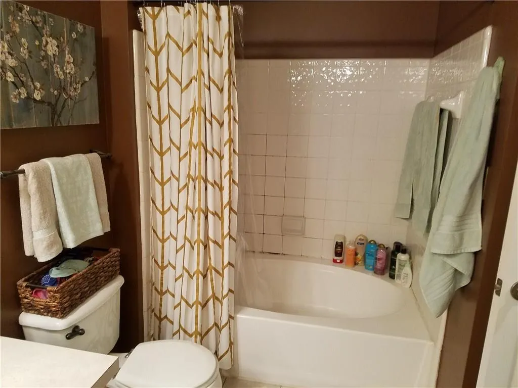 5641 Roswell Road Unit 218, Atlanta, Georgia 30342, 2 Bedrooms Bedrooms, ,2 BathroomsBathrooms,Residential,Sold,5641 Roswell Road Unit 218,5913336