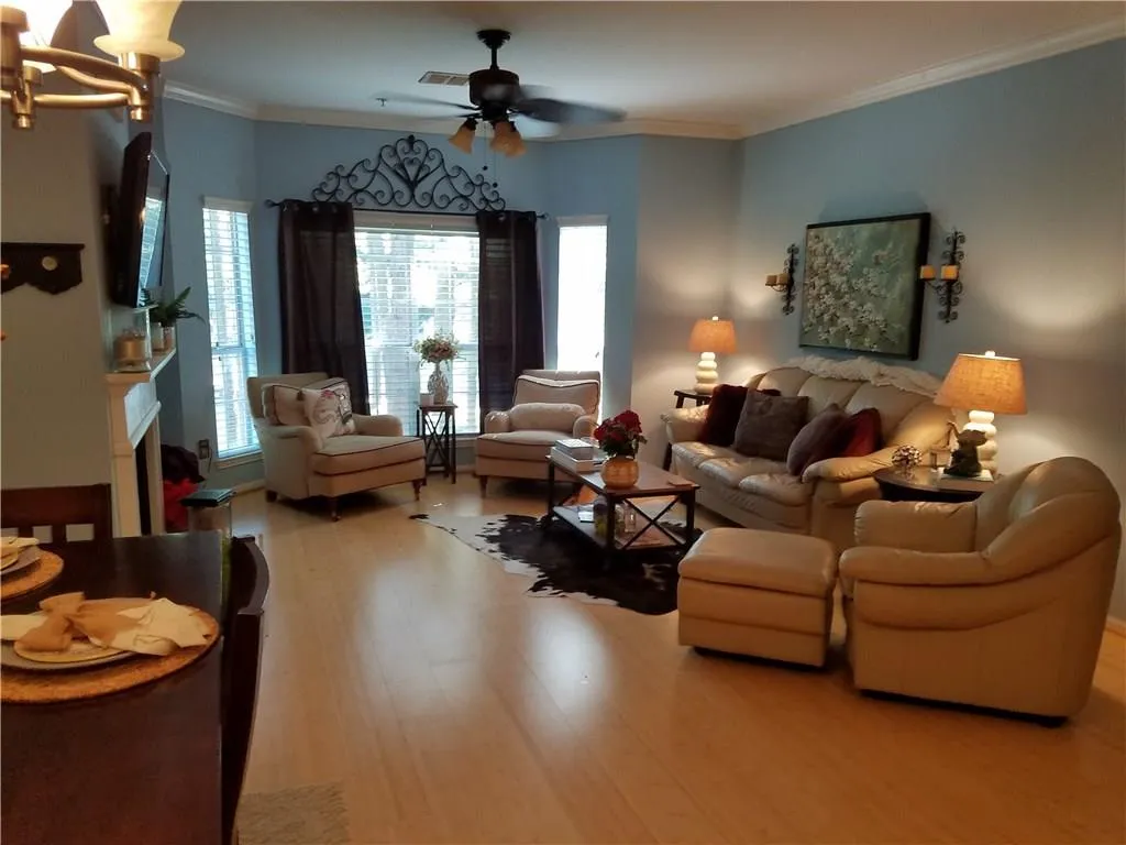 5641 Roswell Road Unit 218, Atlanta, Georgia 30342, 2 Bedrooms Bedrooms, ,2 BathroomsBathrooms,Residential,Sold,5641 Roswell Road Unit 218,5913336