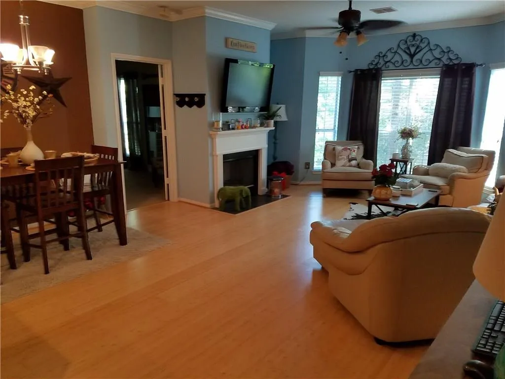 5641 Roswell Road Unit 218, Atlanta, Georgia 30342, 2 Bedrooms Bedrooms, ,2 BathroomsBathrooms,Residential,Sold,5641 Roswell Road Unit 218,5913336