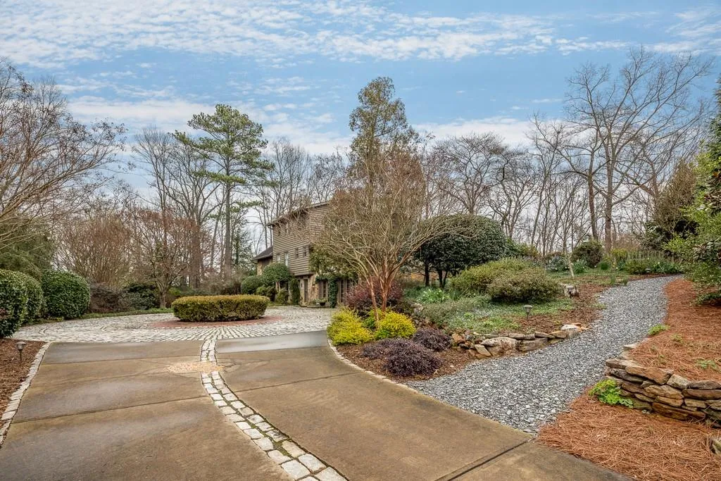 8059 Kenstone Court, Sandy Springs, Georgia 30350, 4 Bedrooms Bedrooms, ,3 BathroomsBathrooms,Residential,Sold,8059 Kenstone Court,6758954