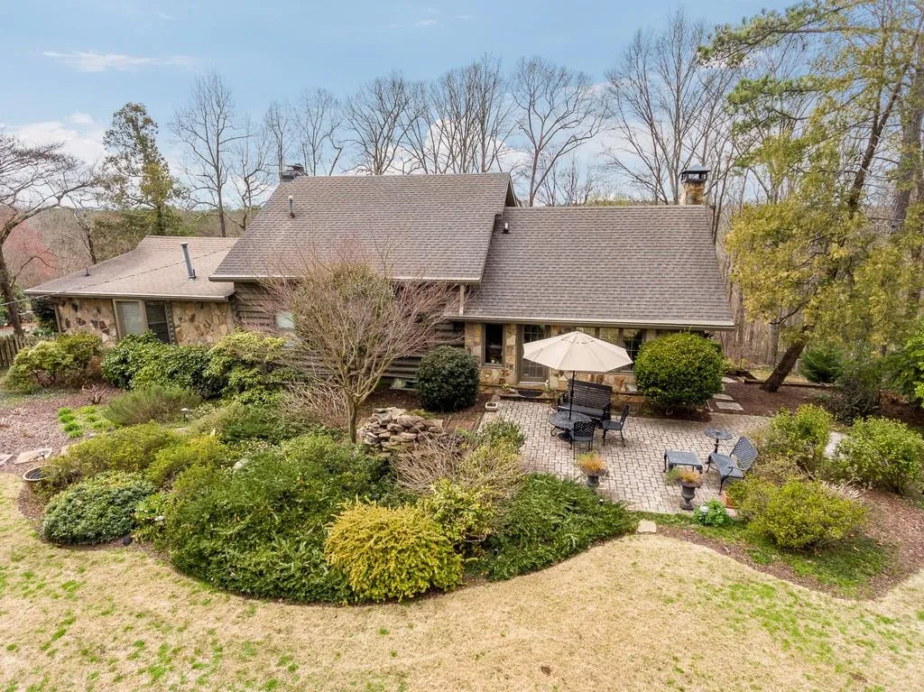 8059 Kenstone Court, Sandy Springs, Georgia 30350, 4 Bedrooms Bedrooms, ,3 BathroomsBathrooms,Residential,Sold,8059 Kenstone Court,6758954
