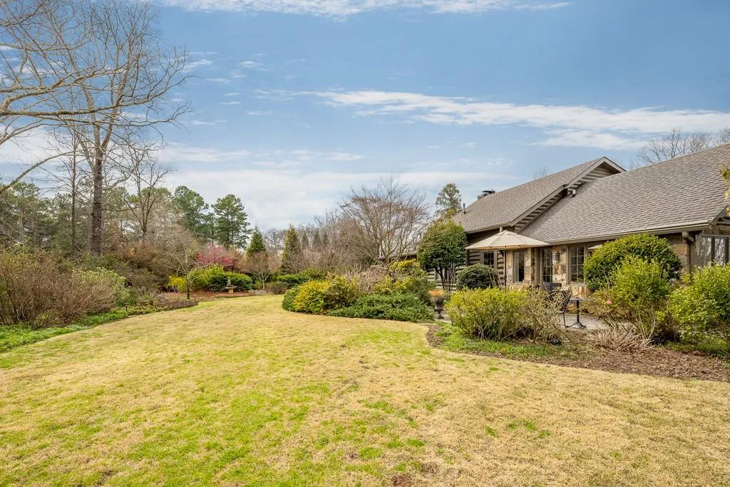8059 Kenstone Court, Sandy Springs, Georgia 30350, 4 Bedrooms Bedrooms, ,3 BathroomsBathrooms,Residential,Sold,8059 Kenstone Court,6758954
