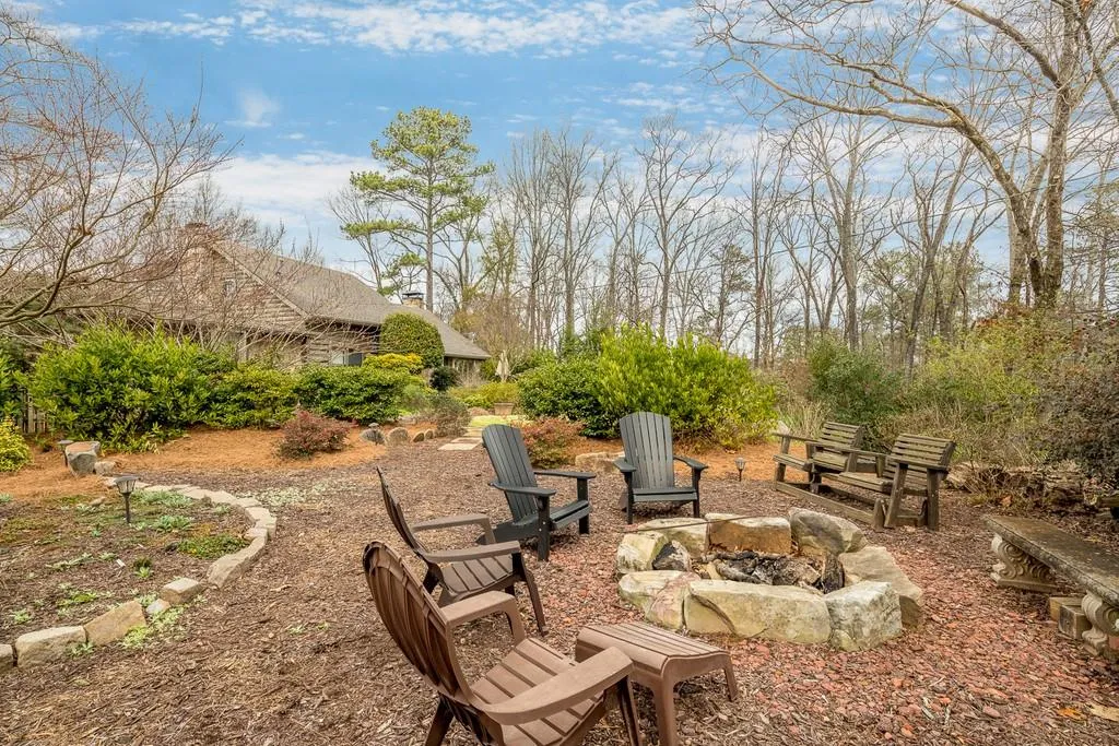 8059 Kenstone Court, Sandy Springs, Georgia 30350, 4 Bedrooms Bedrooms, ,3 BathroomsBathrooms,Residential,Sold,8059 Kenstone Court,6758954