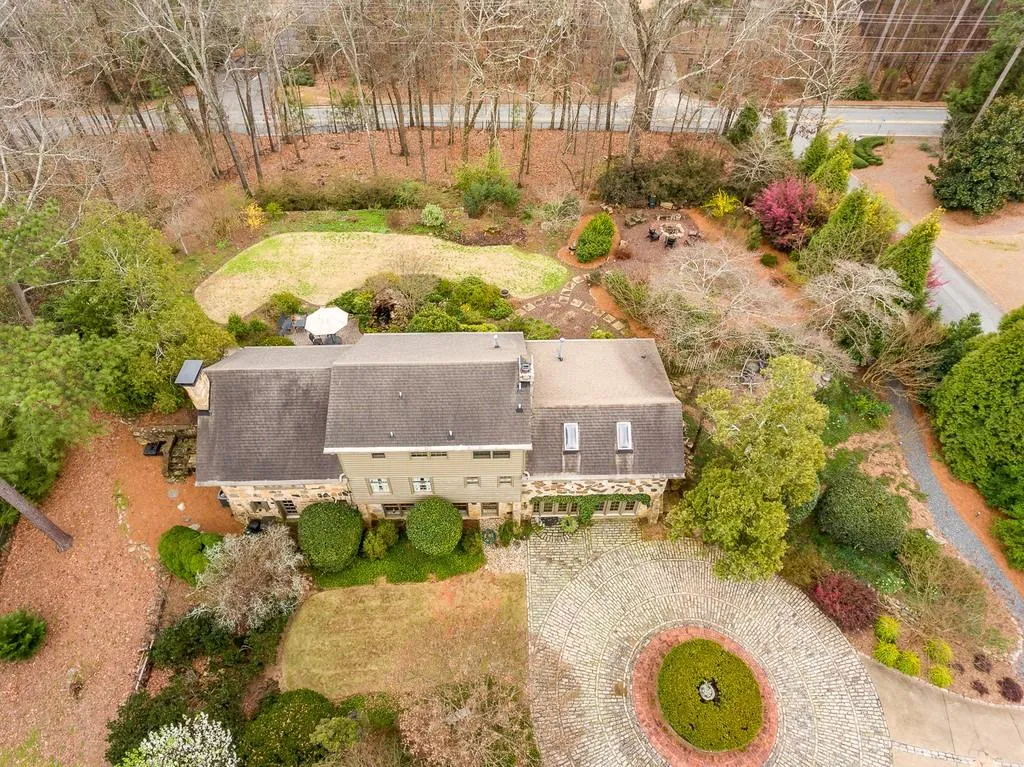 8059 Kenstone Court, Sandy Springs, Georgia 30350, 4 Bedrooms Bedrooms, ,3 BathroomsBathrooms,Residential,Sold,8059 Kenstone Court,6758954
