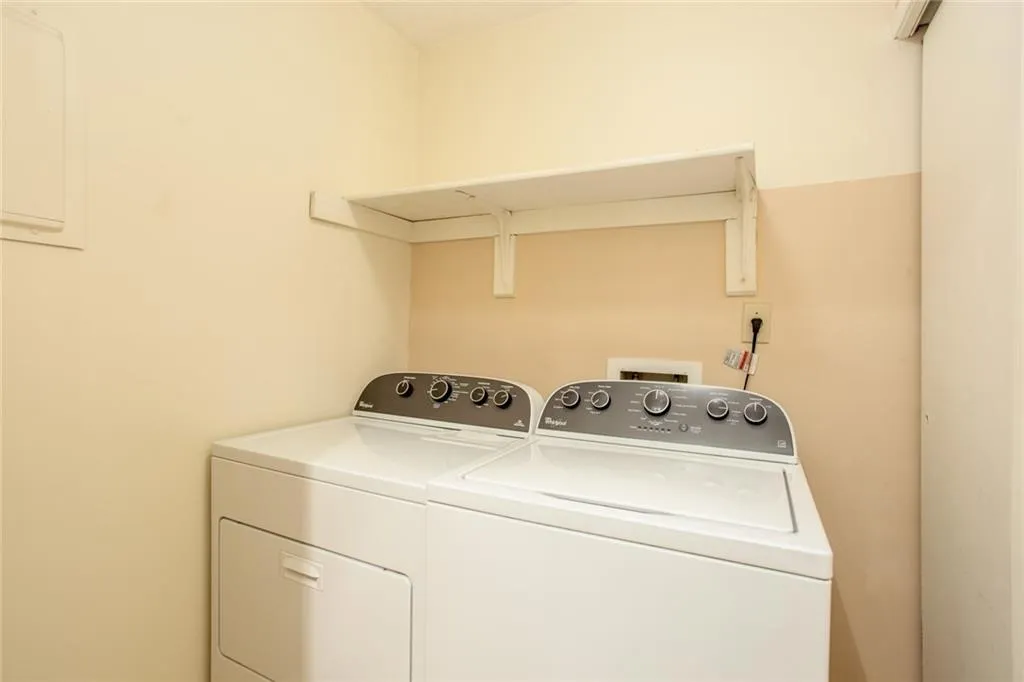 310 Natchez Trace, Atlanta, Georgia 30350, 2 Bedrooms Bedrooms, ,1 BathroomBathrooms,Residential,Sold,310 Natchez Trace,6985082