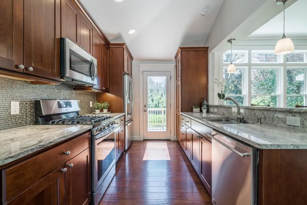 2557 Drew Valley Road, Brookhaven, Georgia 30319, 3 Bedrooms Bedrooms, ,2 BathroomsBathrooms,Residential,Sold,2557 Drew Valley Road,5978498