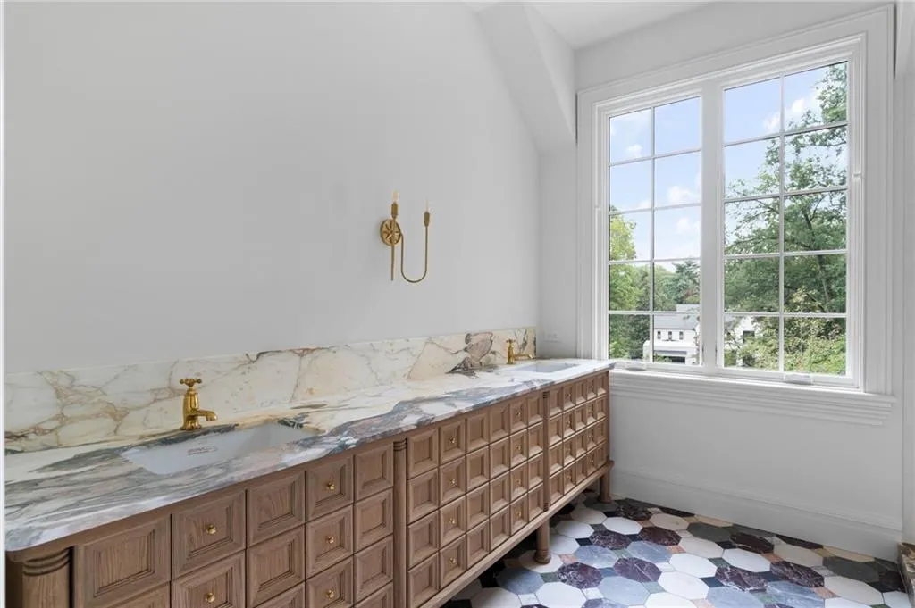41 Blackland Road Nw, Atlanta, Georgia 30342, 7 Bedrooms Bedrooms, ,6 BathroomsBathrooms,Residential,For Sale,41 Blackland Road Nw,7540360