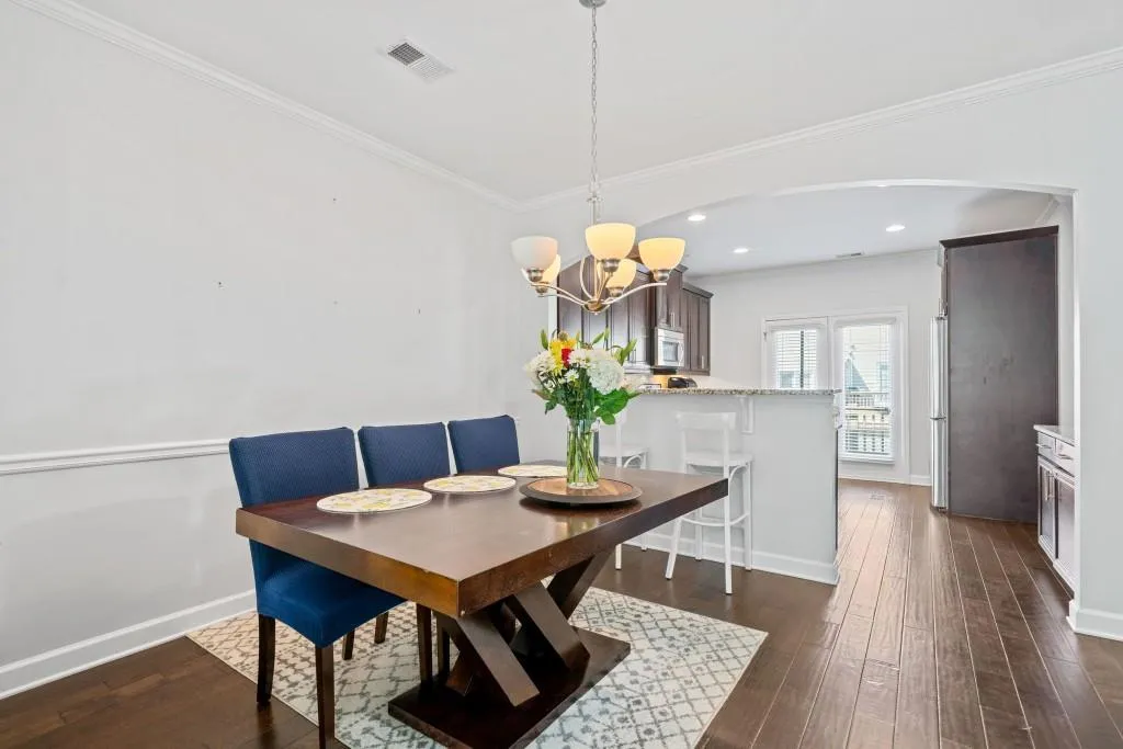 7410 Highland Bluff, Atlanta, Georgia 30328, 3 Bedrooms Bedrooms, ,3 BathroomsBathrooms,Residential,Sold,7410 Highland Bluff,7443263