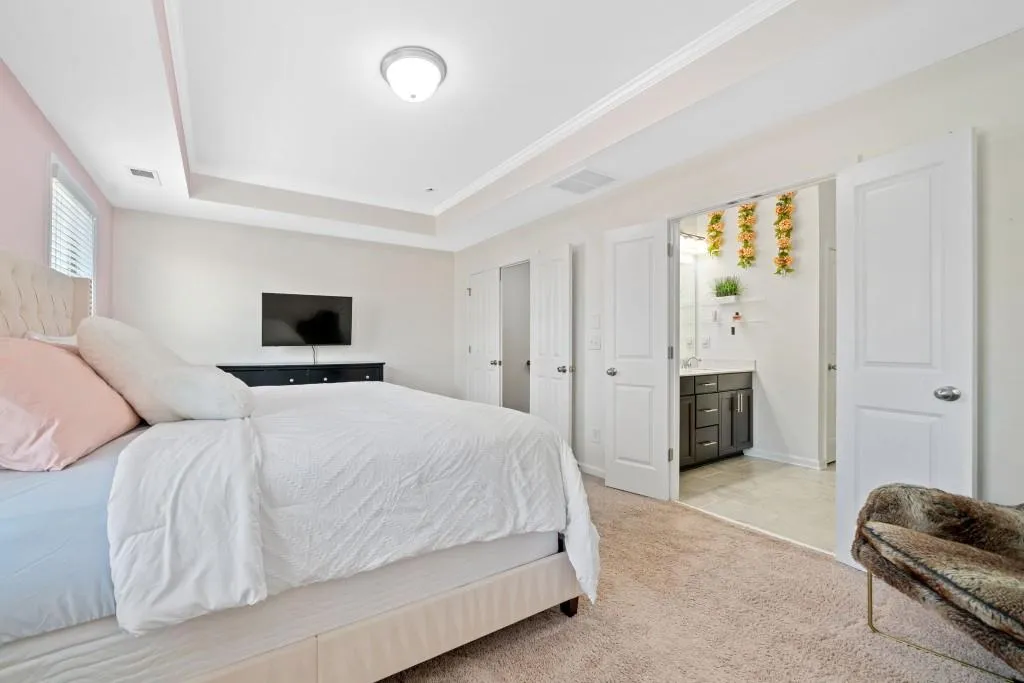 7410 Highland Bluff, Atlanta, Georgia 30328, 3 Bedrooms Bedrooms, ,3 BathroomsBathrooms,Residential,Sold,7410 Highland Bluff,7443263