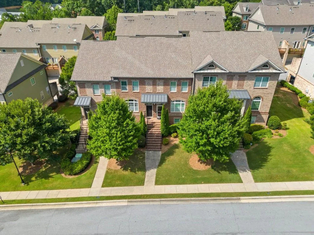 7410 Highland Bluff, Atlanta, Georgia 30328, 3 Bedrooms Bedrooms, ,3 BathroomsBathrooms,Residential,Sold,7410 Highland Bluff,7443263