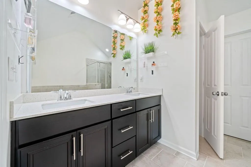 7410 Highland Bluff, Atlanta, Georgia 30328, 3 Bedrooms Bedrooms, ,3 BathroomsBathrooms,Residential,Sold,7410 Highland Bluff,7443263