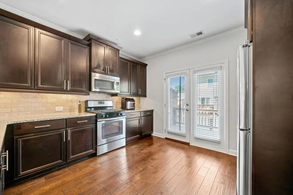 7410 Highland Bluff, Atlanta, Georgia 30328, 3 Bedrooms Bedrooms, ,3 BathroomsBathrooms,Residential,Sold,7410 Highland Bluff,7443263