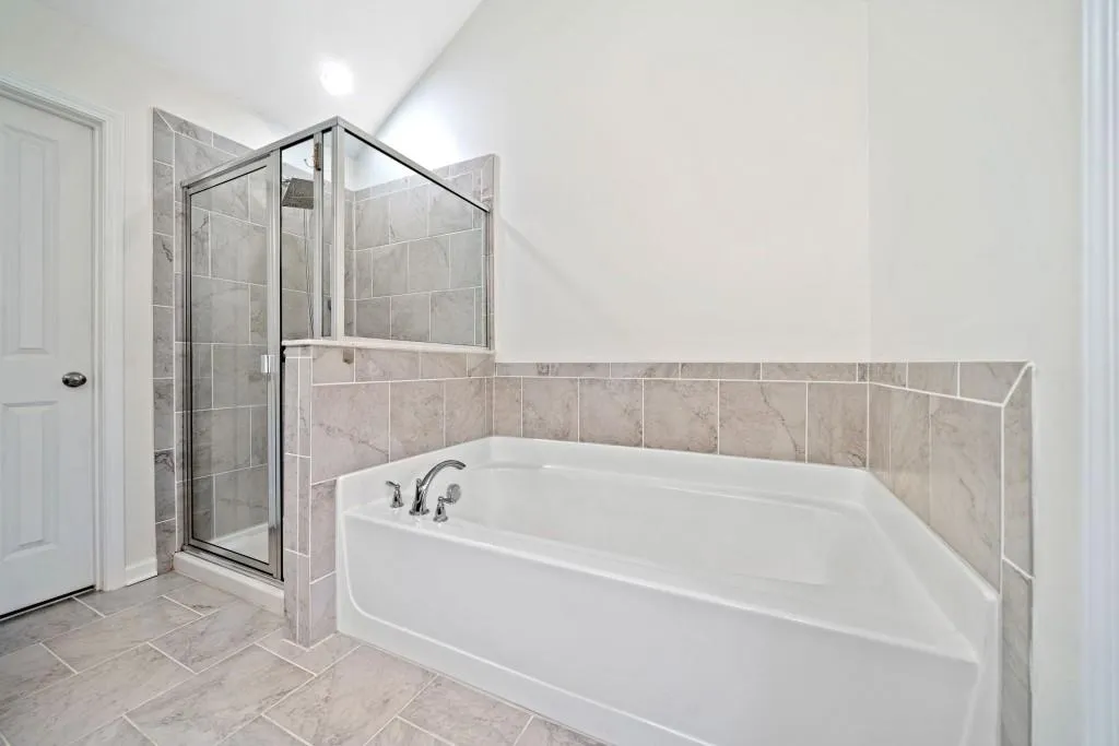 7410 Highland Bluff, Atlanta, Georgia 30328, 3 Bedrooms Bedrooms, ,3 BathroomsBathrooms,Residential,Sold,7410 Highland Bluff,7443263