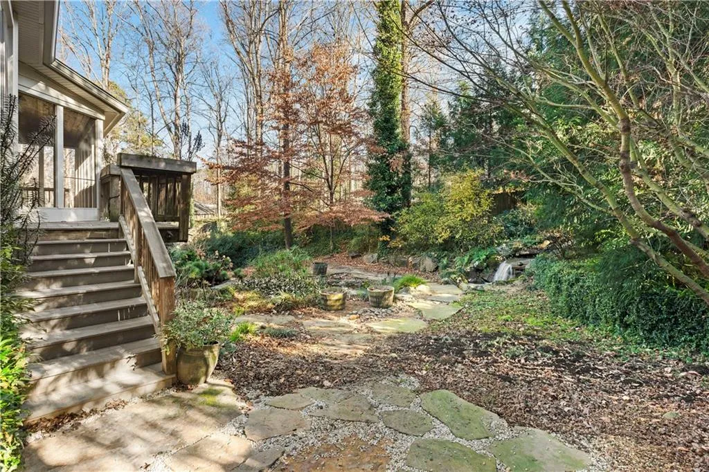 7455 Chestwick Court, Sandy Springs, Georgia 30350, 4 Bedrooms Bedrooms, ,3 BathroomsBathrooms,Residential,Sold,7455 Chestwick Court,6826671