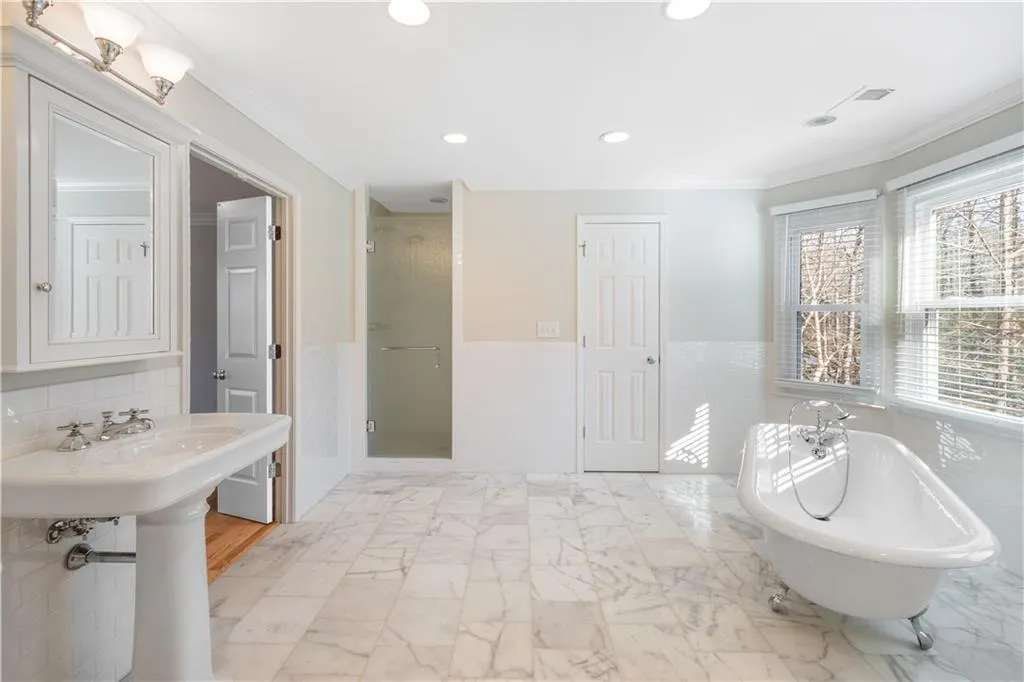 7455 Chestwick Court, Sandy Springs, Georgia 30350, 4 Bedrooms Bedrooms, ,3 BathroomsBathrooms,Residential,Sold,7455 Chestwick Court,6826671