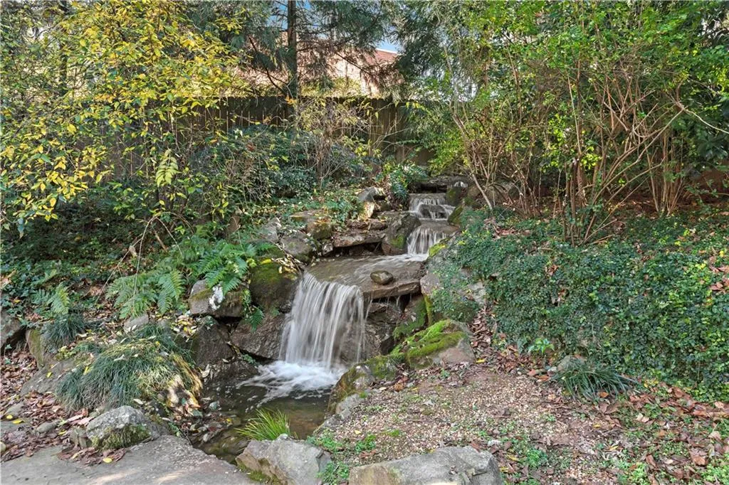 7455 Chestwick Court, Sandy Springs, Georgia 30350, 4 Bedrooms Bedrooms, ,3 BathroomsBathrooms,Residential,Sold,7455 Chestwick Court,6826671