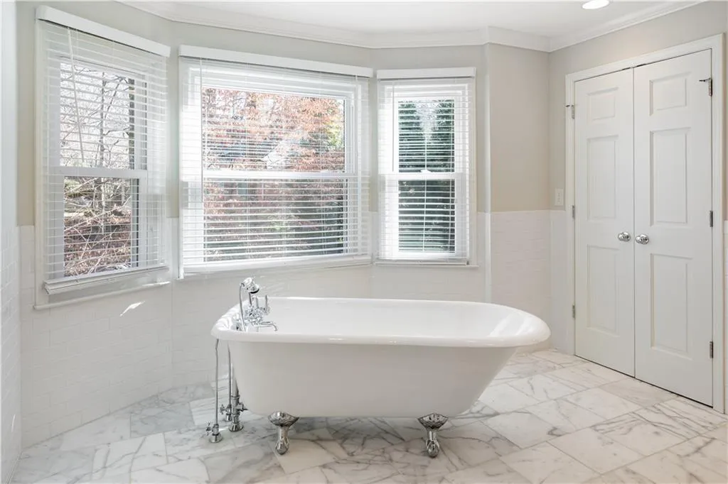 7455 Chestwick Court, Sandy Springs, Georgia 30350, 4 Bedrooms Bedrooms, ,3 BathroomsBathrooms,Residential,Sold,7455 Chestwick Court,6826671