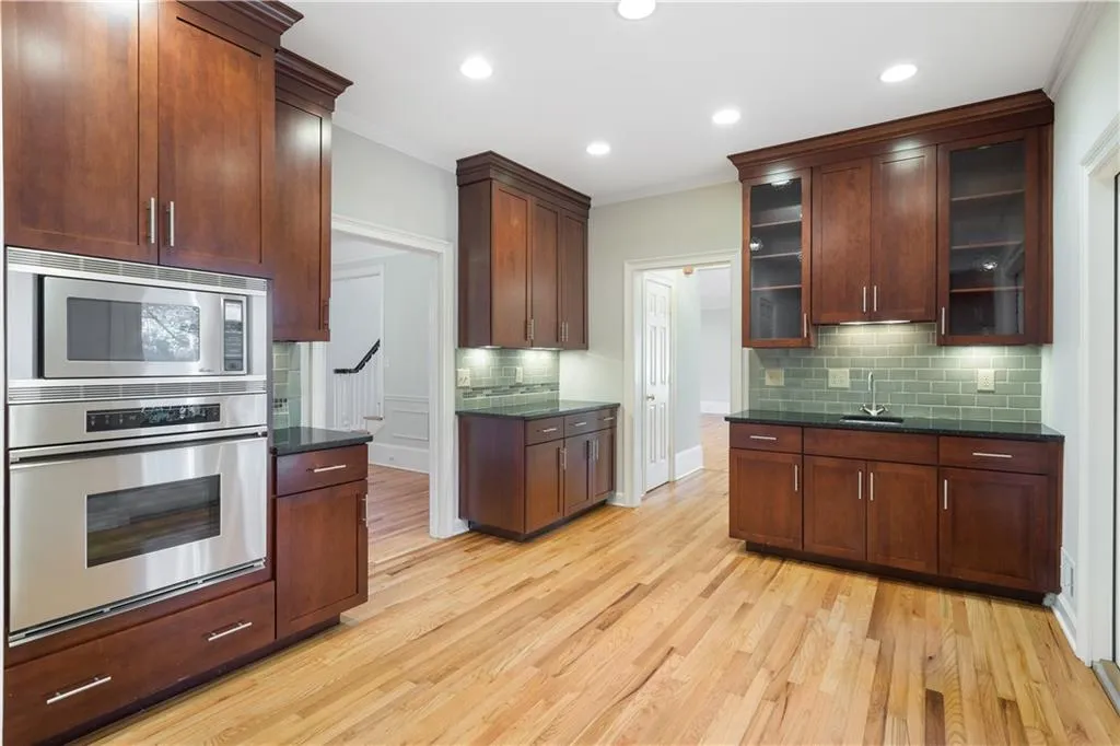7455 Chestwick Court, Sandy Springs, Georgia 30350, 4 Bedrooms Bedrooms, ,3 BathroomsBathrooms,Residential,Sold,7455 Chestwick Court,6826671