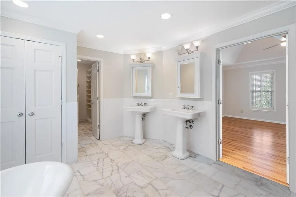 7455 Chestwick Court, Sandy Springs, Georgia 30350, 4 Bedrooms Bedrooms, ,3 BathroomsBathrooms,Residential,Sold,7455 Chestwick Court,6826671