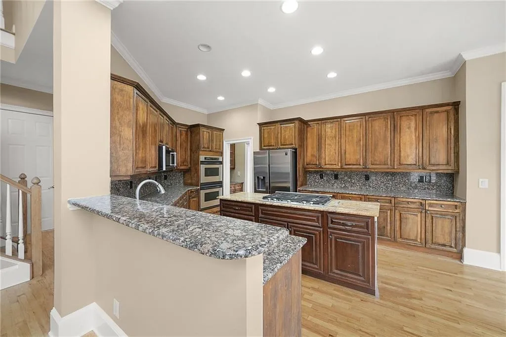 225 Lake Summit View, Atlanta, Georgia 30342, 5 Bedrooms Bedrooms, ,4 BathroomsBathrooms,Residential,For Sale,225 Lake Summit View,7695290