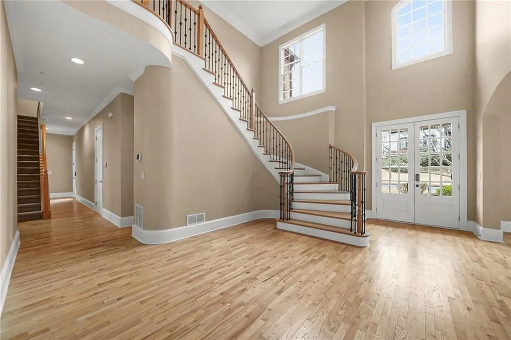 225 Lake Summit View, Atlanta, Georgia 30342, 5 Bedrooms Bedrooms, ,4 BathroomsBathrooms,Residential,For Sale,225 Lake Summit View,7695290