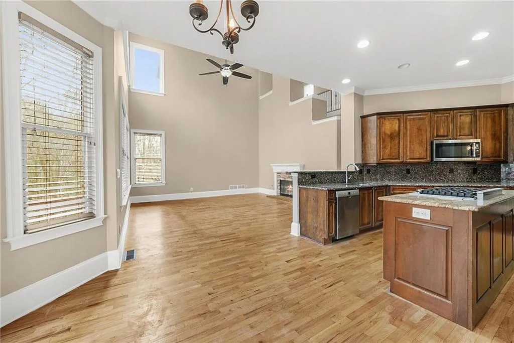 225 Lake Summit View, Atlanta, Georgia 30342, 5 Bedrooms Bedrooms, ,4 BathroomsBathrooms,Residential,For Sale,225 Lake Summit View,7695290