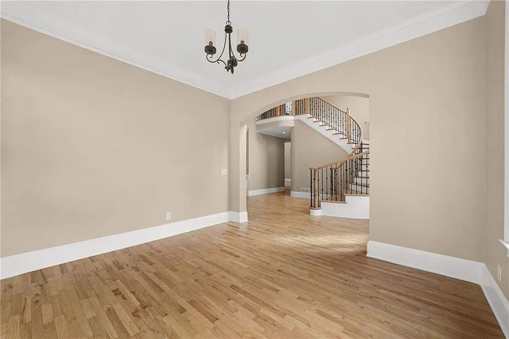 225 Lake Summit View, Atlanta, Georgia 30342, 5 Bedrooms Bedrooms, ,4 BathroomsBathrooms,Residential,For Sale,225 Lake Summit View,7695290