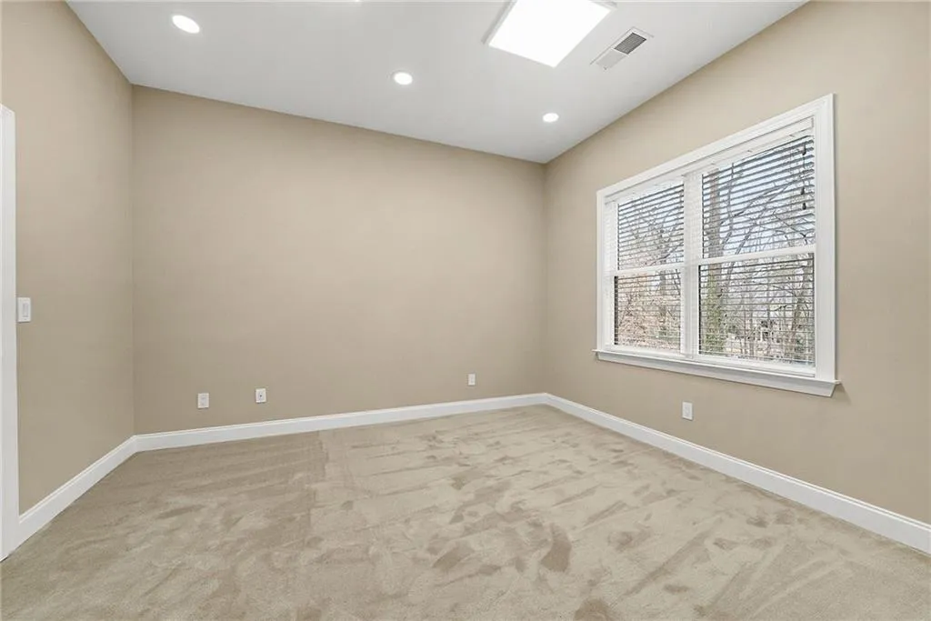 225 Lake Summit View, Atlanta, Georgia 30342, 5 Bedrooms Bedrooms, ,4 BathroomsBathrooms,Residential,For Sale,225 Lake Summit View,7695290