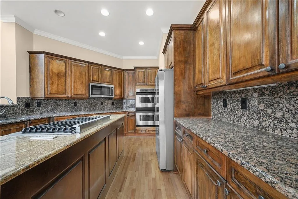 225 Lake Summit View, Atlanta, Georgia 30342, 5 Bedrooms Bedrooms, ,4 BathroomsBathrooms,Residential,For Sale,225 Lake Summit View,7695290