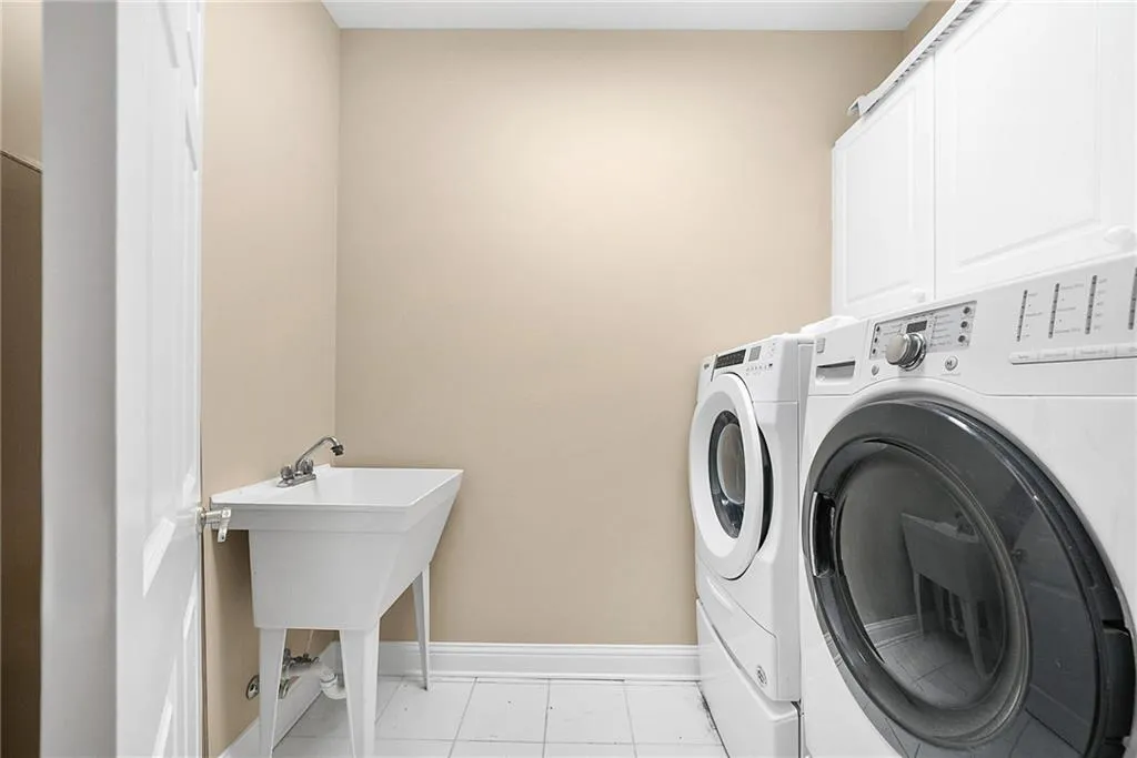 225 Lake Summit View, Atlanta, Georgia 30342, 5 Bedrooms Bedrooms, ,4 BathroomsBathrooms,Residential,For Sale,225 Lake Summit View,7695290