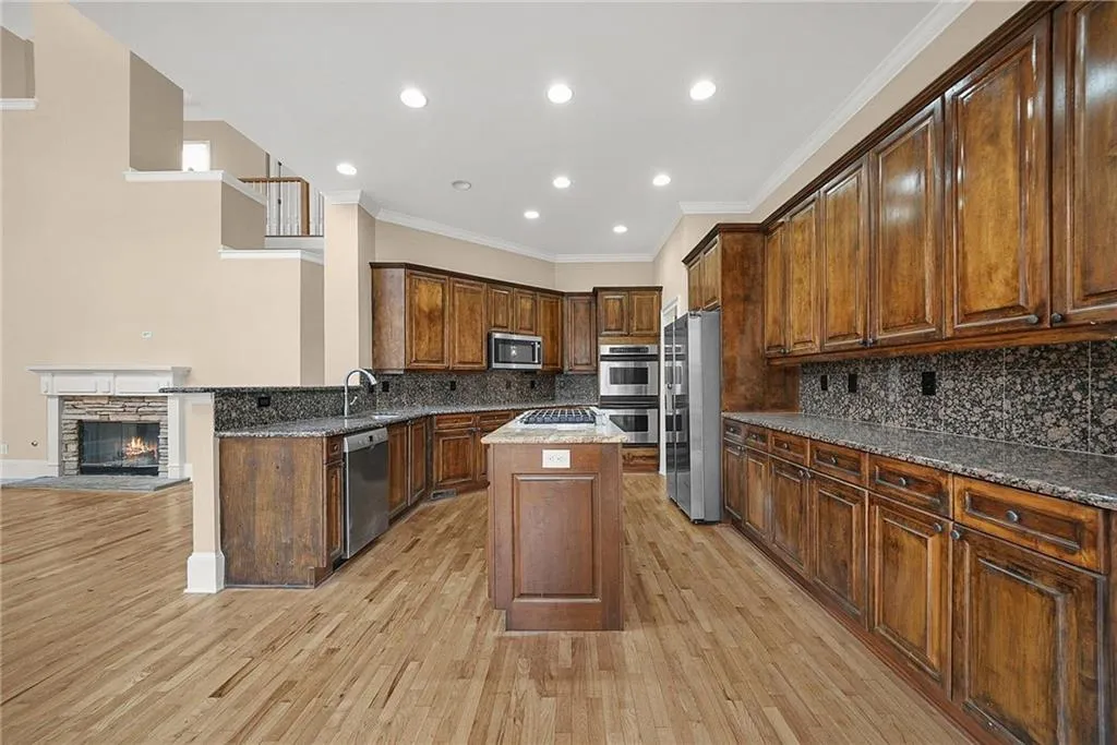 225 Lake Summit View, Atlanta, Georgia 30342, 5 Bedrooms Bedrooms, ,4 BathroomsBathrooms,Residential,For Sale,225 Lake Summit View,7695290