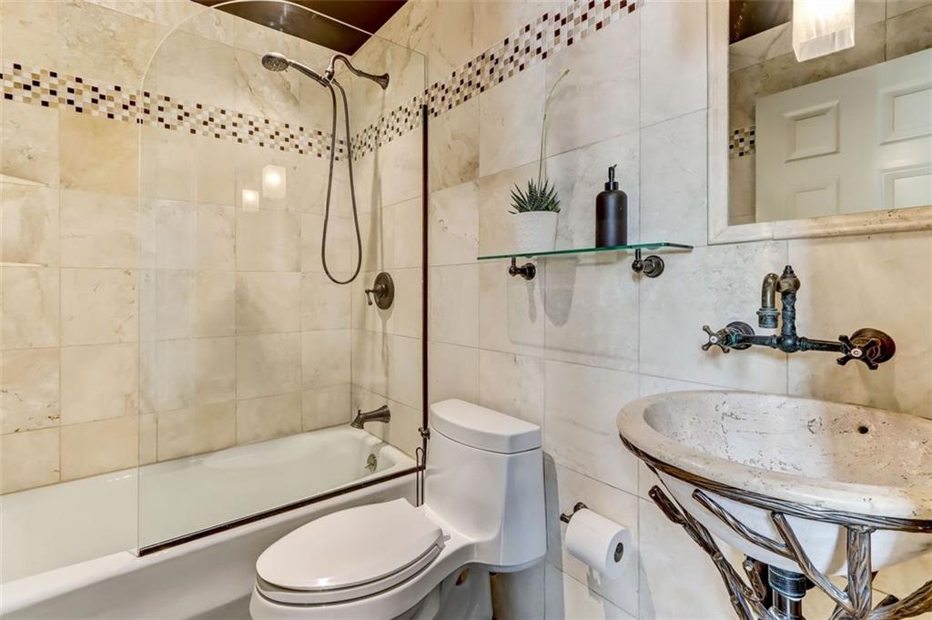 Full Bath on the Main