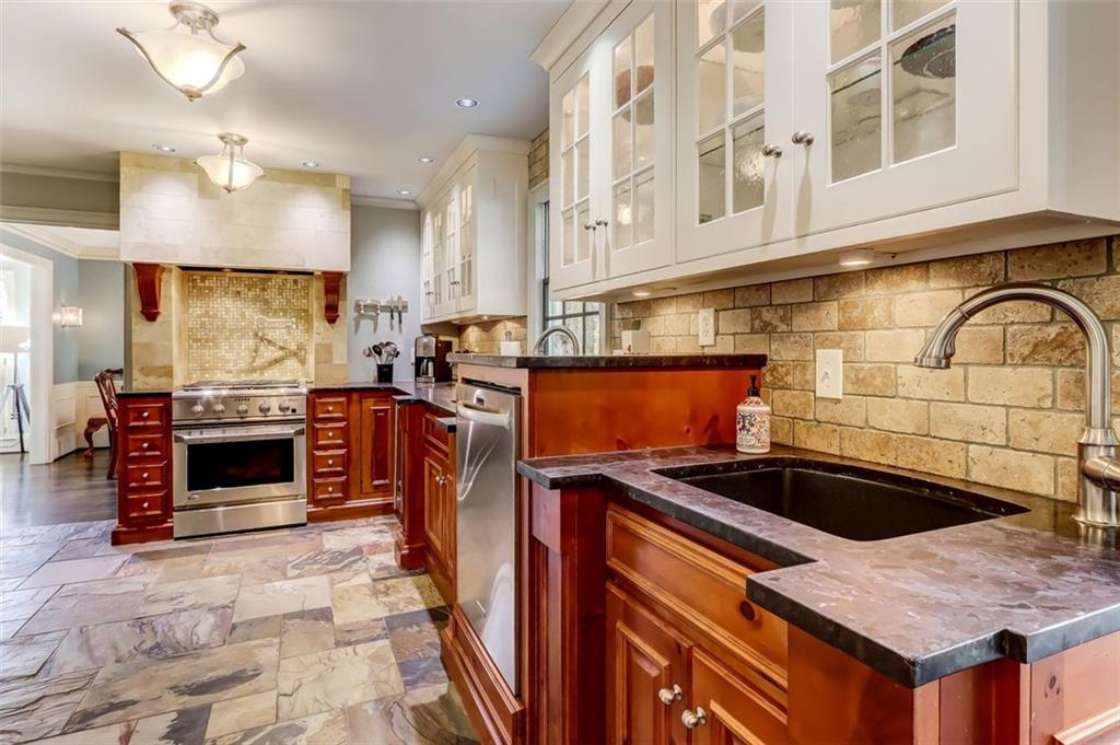 2nd Separate sink area with Disposal