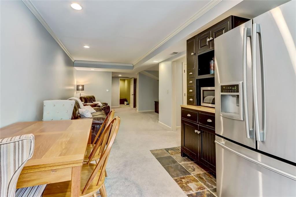 With Kitchenette - all appliances included