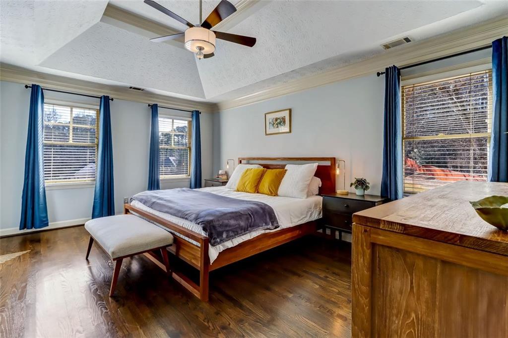 Such an inviting and lovely room to rest in