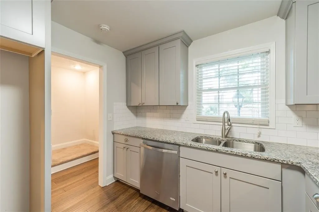 6700 Roswell Road Unit 21d, Atlanta, Georgia 30328, 2 Bedrooms Bedrooms, ,1 BathroomBathrooms,Residential,Sold,6700 Roswell Road Unit 21d,6894491