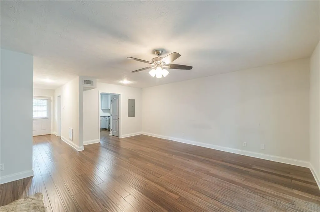 6700 Roswell Road Unit 21d, Atlanta, Georgia 30328, 2 Bedrooms Bedrooms, ,1 BathroomBathrooms,Residential,Sold,6700 Roswell Road Unit 21d,6894491