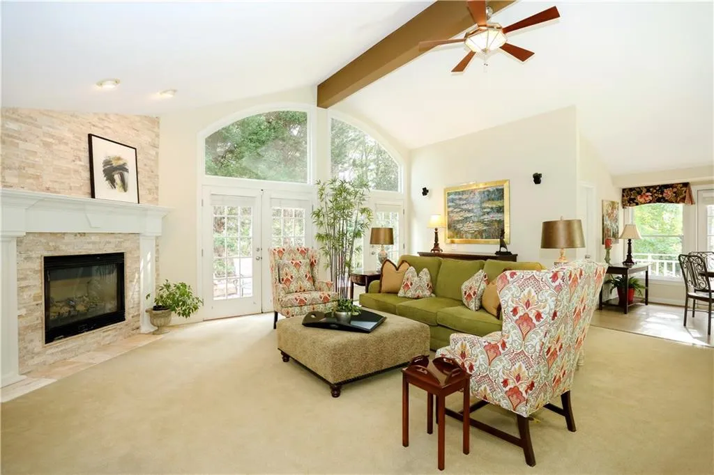 3235 Jett Ferry Court, Sandy Springs, Georgia 30350, 5 Bedrooms Bedrooms, ,4 BathroomsBathrooms,Residential,Sold,3235 Jett Ferry Court,5928561