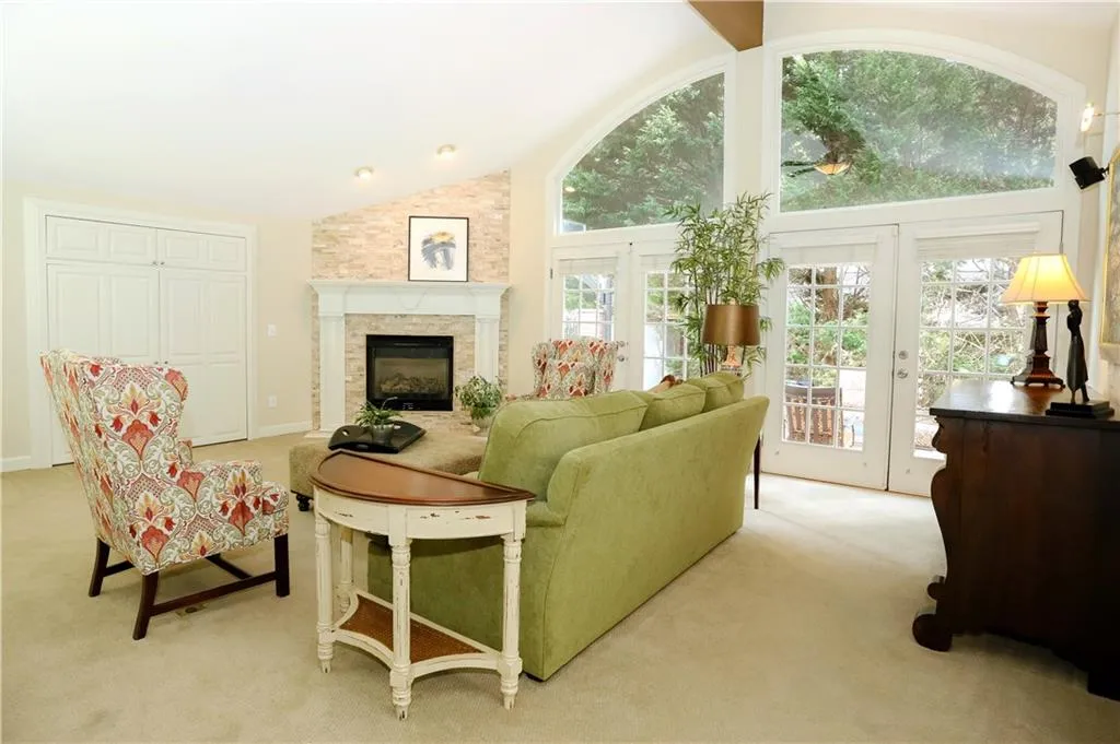 3235 Jett Ferry Court, Sandy Springs, Georgia 30350, 5 Bedrooms Bedrooms, ,4 BathroomsBathrooms,Residential,Sold,3235 Jett Ferry Court,5928561