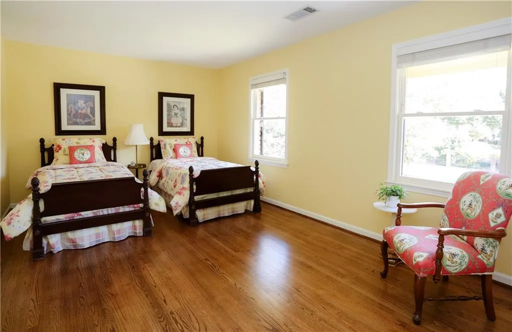 3235 Jett Ferry Court, Sandy Springs, Georgia 30350, 5 Bedrooms Bedrooms, ,4 BathroomsBathrooms,Residential,Sold,3235 Jett Ferry Court,5928561