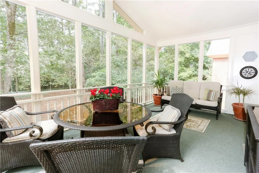 3235 Jett Ferry Court, Sandy Springs, Georgia 30350, 5 Bedrooms Bedrooms, ,4 BathroomsBathrooms,Residential,Sold,3235 Jett Ferry Court,5928561