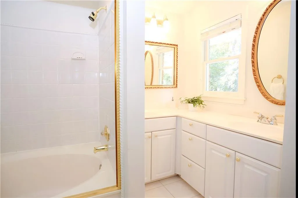 3235 Jett Ferry Court, Sandy Springs, Georgia 30350, 5 Bedrooms Bedrooms, ,4 BathroomsBathrooms,Residential,Sold,3235 Jett Ferry Court,5928561