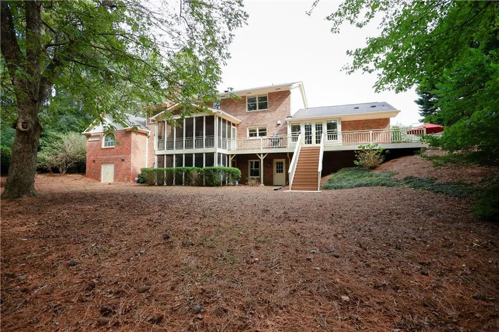 3235 Jett Ferry Court, Sandy Springs, Georgia 30350, 5 Bedrooms Bedrooms, ,4 BathroomsBathrooms,Residential,Sold,3235 Jett Ferry Court,5928561