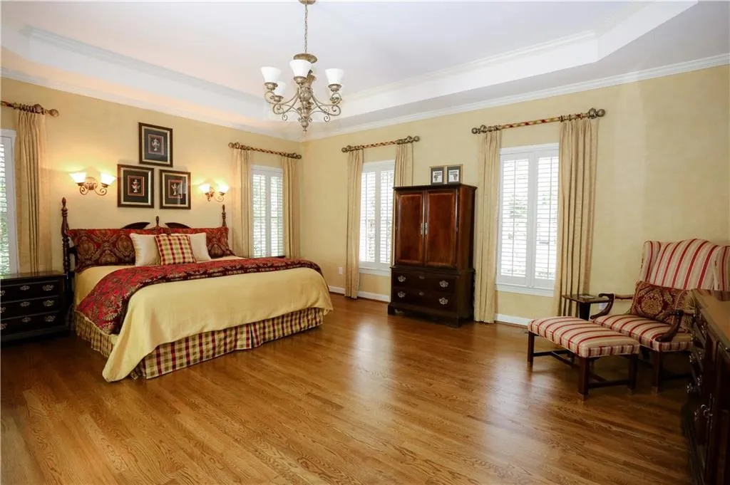 3235 Jett Ferry Court, Sandy Springs, Georgia 30350, 5 Bedrooms Bedrooms, ,4 BathroomsBathrooms,Residential,Sold,3235 Jett Ferry Court,5928561