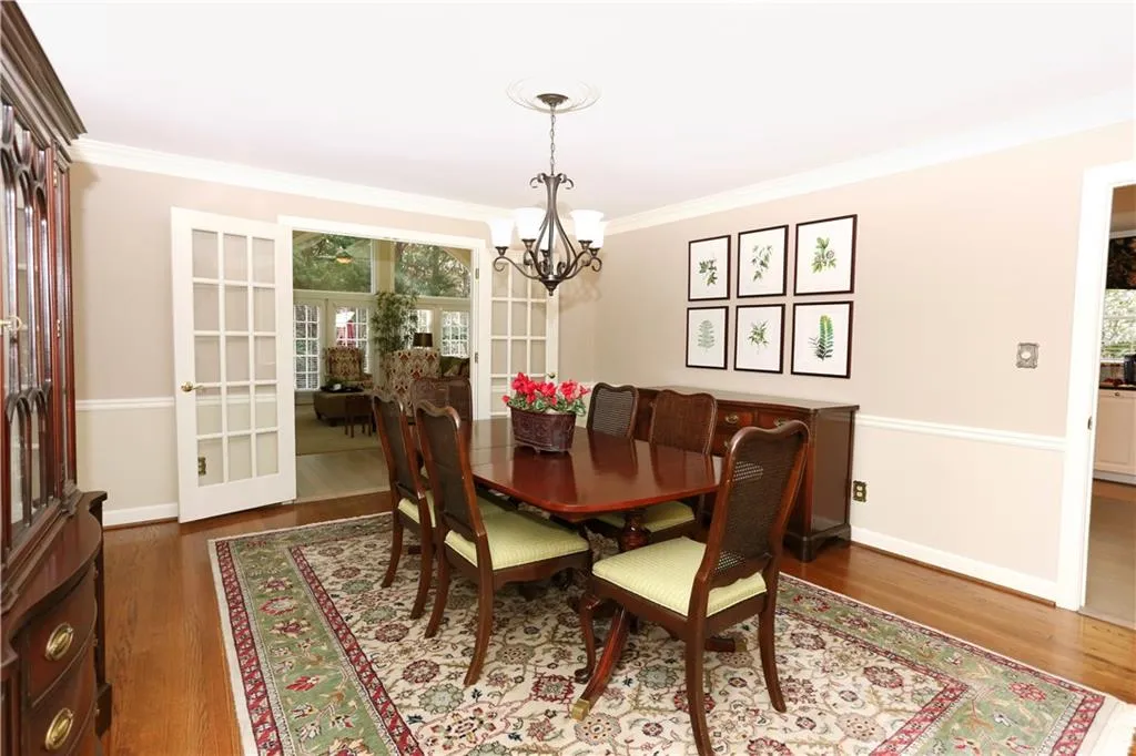 3235 Jett Ferry Court, Sandy Springs, Georgia 30350, 5 Bedrooms Bedrooms, ,4 BathroomsBathrooms,Residential,Sold,3235 Jett Ferry Court,5928561